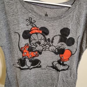 Micky/Minny Disney world shirt